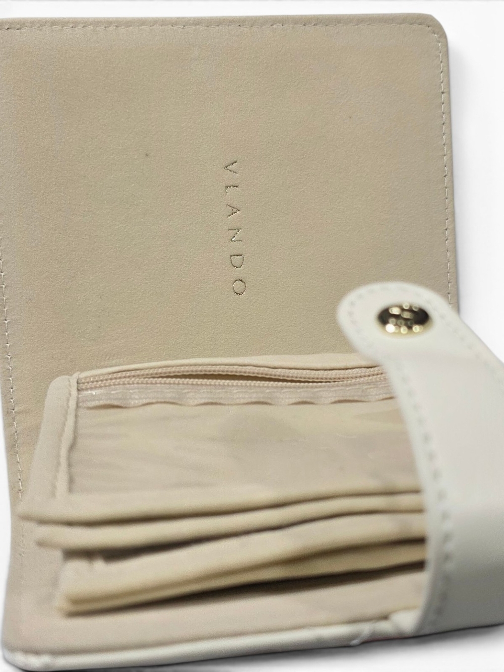 Vlando Travel Jewelry Organizer Case | Quilted Cream Faux Leather | Velvet Lined - Picture 10 of 11